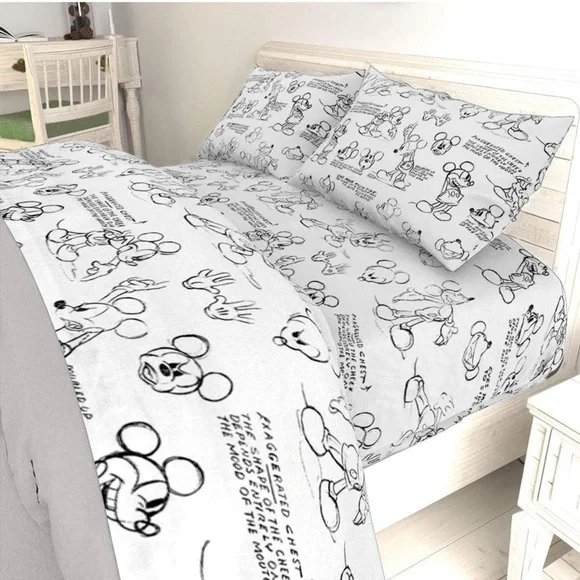 Disney QUEEN Sheet Set - Black and White NEW! - Picture 8 of 13